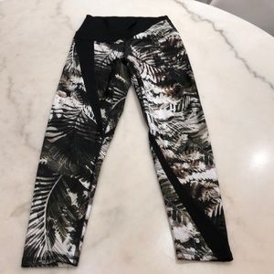 Ib compression NWOT leggings high waisted . Small